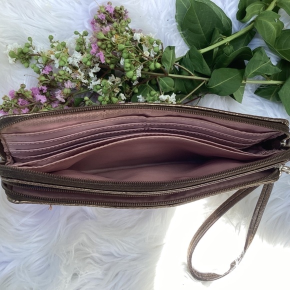 Coach Double Zip Wrist Strap Signature Canvas Envelope Wallet - Picture 4 of 8